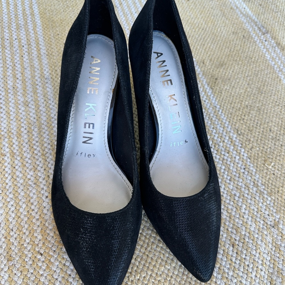 Anne Klein black suede pumps 6.5